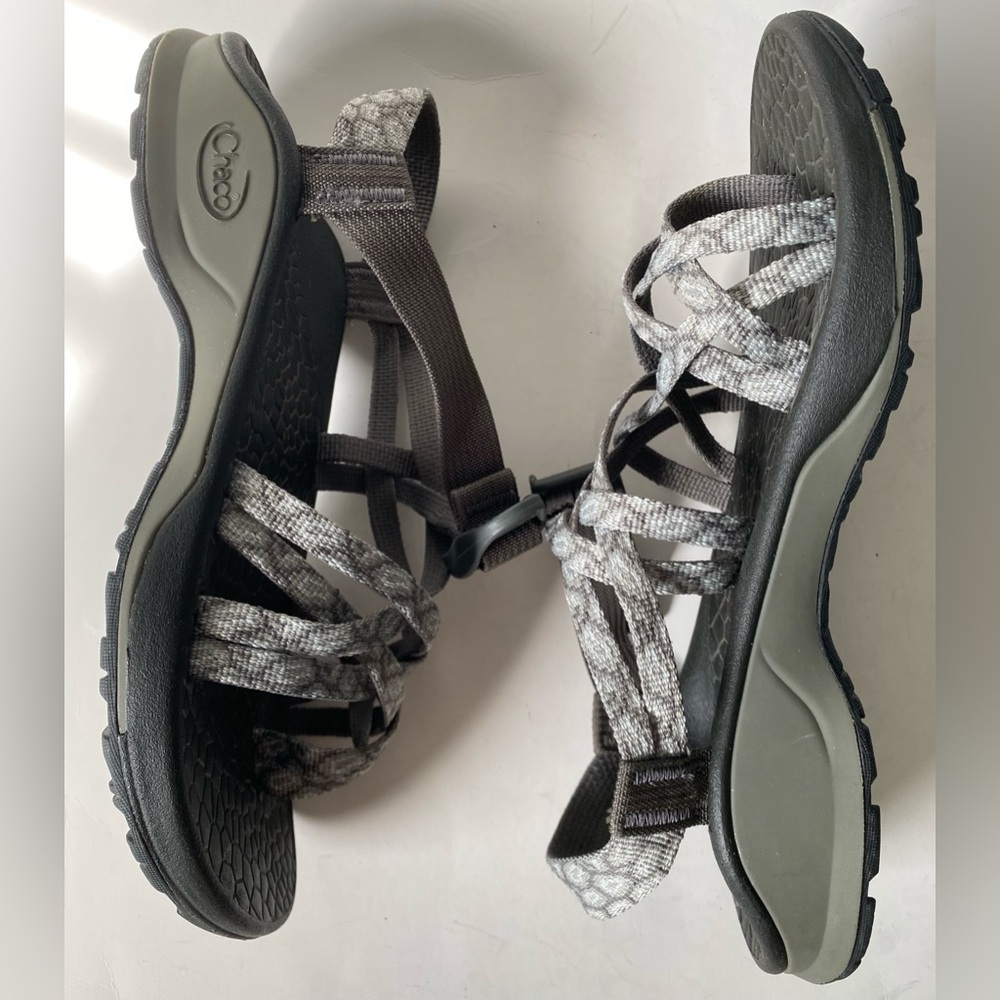 Chaco ZX2 Women's Strappy Black and Gray Sandals Size 6